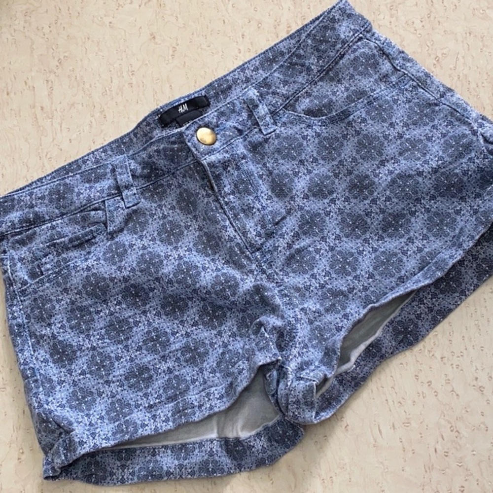 💫 Blue Floral Denim Shorts